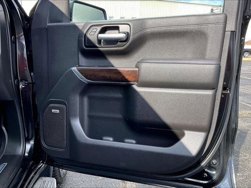 Used 2019 GMC Sierra 1500 SLT w/ SLT Premium Plus Package image 19