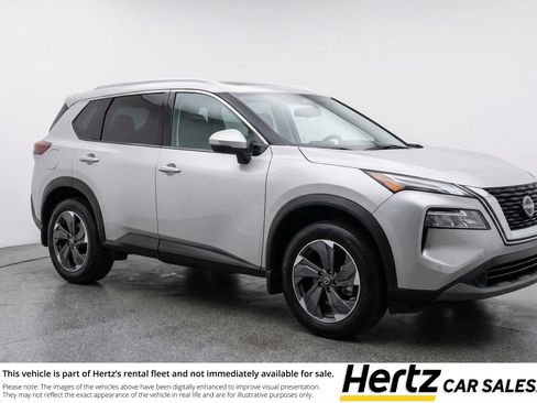 Used 2025 Nissan Rogue SV FWD image 1