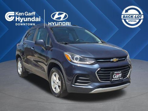Used 2018 Chevrolet Trax LT w/ LT Convenience Package AWD/4WD image 1