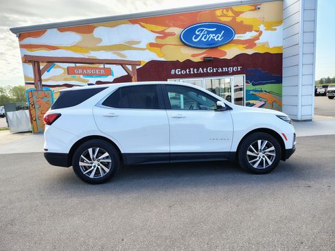 Used 2024 Chevrolet Equinox LT AWD/4WD image 7