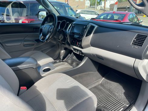 Used 2014 Toyota Tacoma 4x4 Access Cab image 34