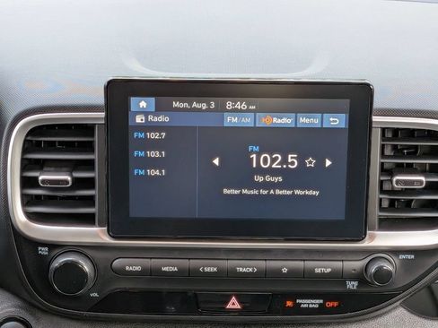Certified 2025 Hyundai Venue SEL FWD image 19