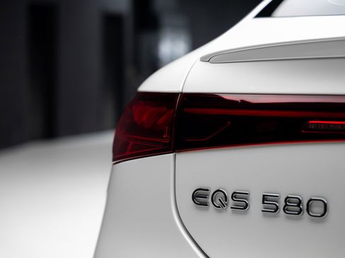 Used 2023 Mercedes-Benz EQS 580 4MATIC Sedan image 29