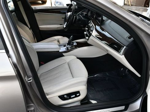 Used 2017 BMW 530i RWD image 41
