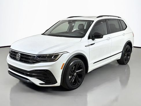 Used 2023 Volkswagen Tiguan SE R-Line FWD image 8