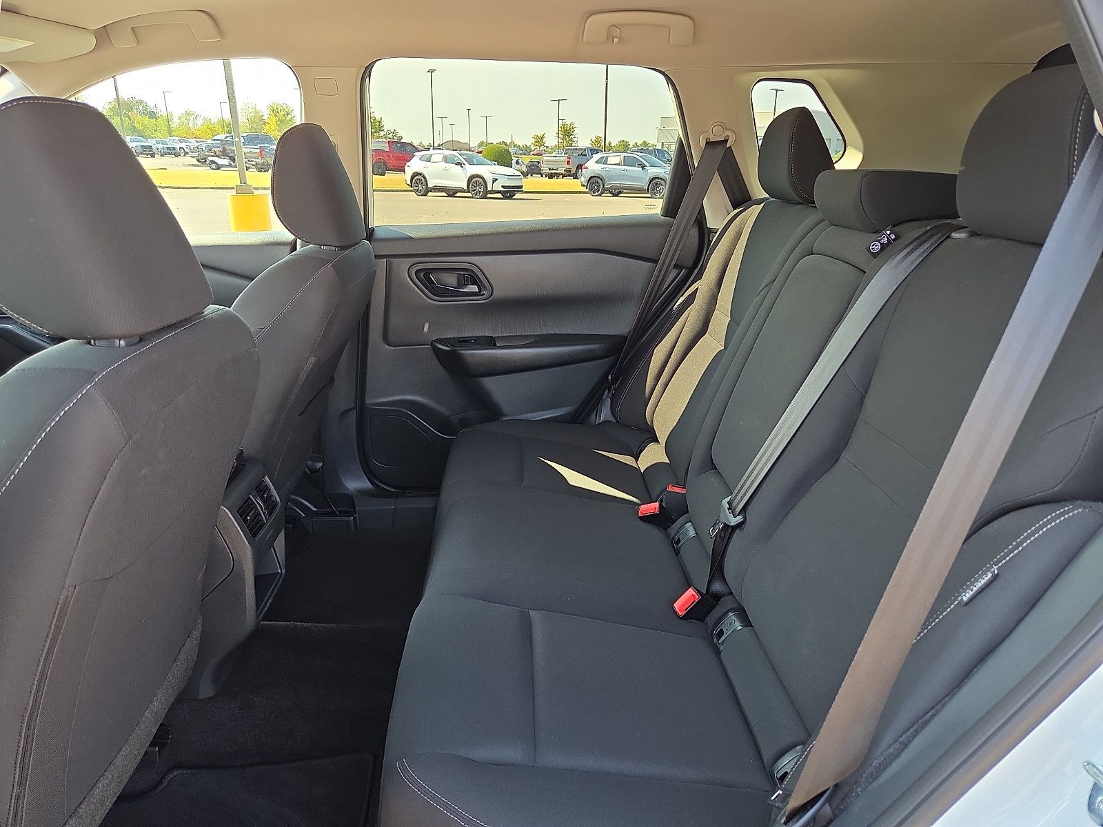 Used 2025 Nissan Rogue S AWD/4WD image 10
