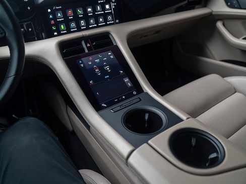 Certified 2023 Porsche Taycan GTS image 15