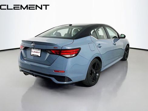 Used 2024 Nissan Sentra SR w/ SR Premium Package image 7