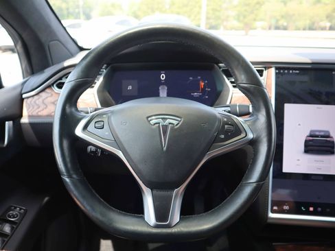 Used 2018 Tesla Model X 100D AWD/4WD image 2