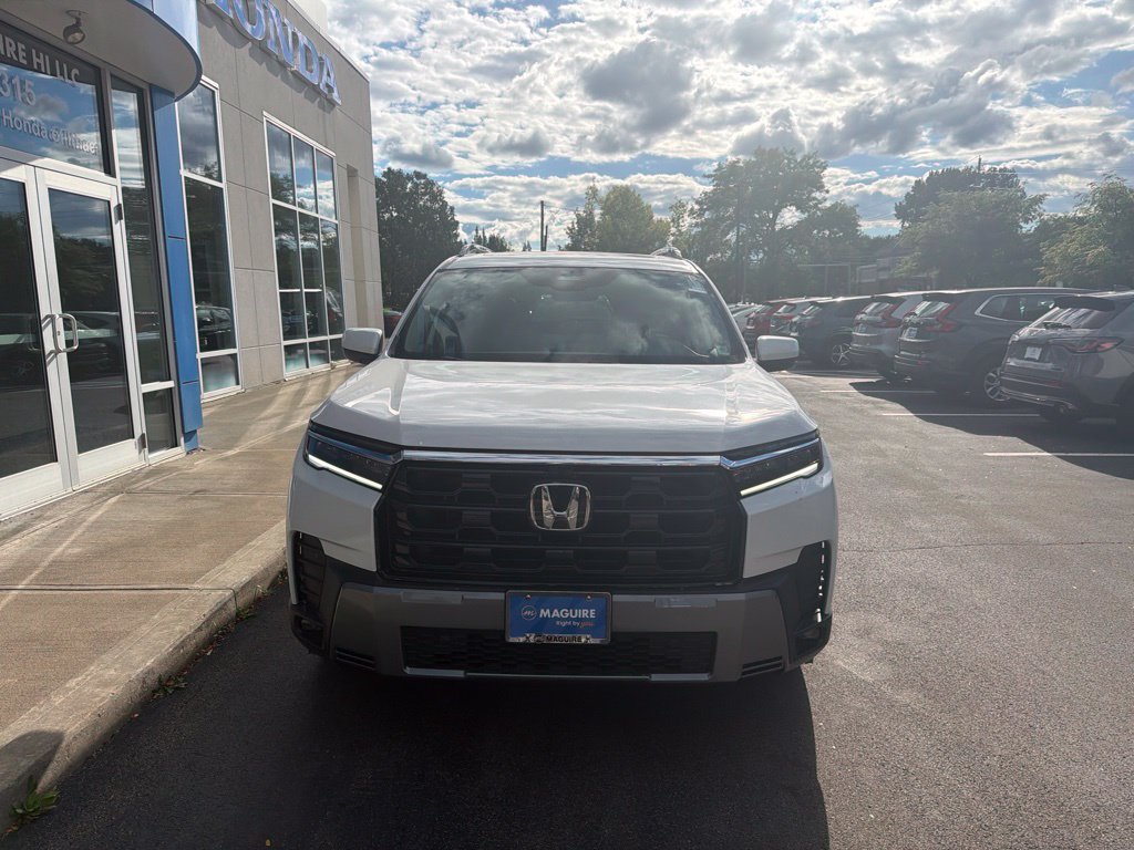 New 2026 Honda Pilot Touring image 2
