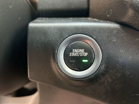 Used 2024 GMC Terrain SLT AWD/4WD image 20