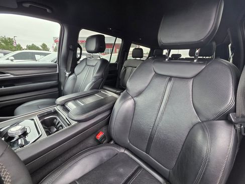 Used 2024 Jeep Wagoneer Series II w/ Flexible Seating Group AWD/4WD image 15