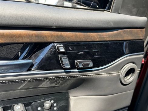 Used 2023 Jeep Grand Wagoneer Series II w/ Flexible Seating Group AWD/4WD image 33