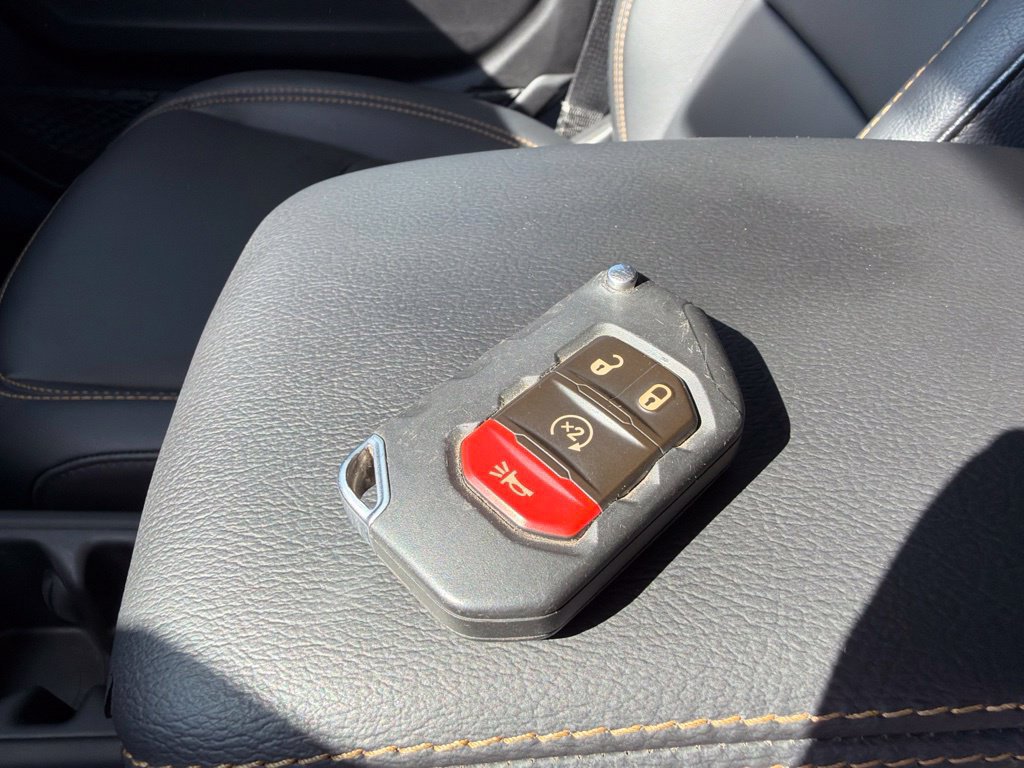 Used 2024 Jeep Gladiator Sport AWD/4WD image 39