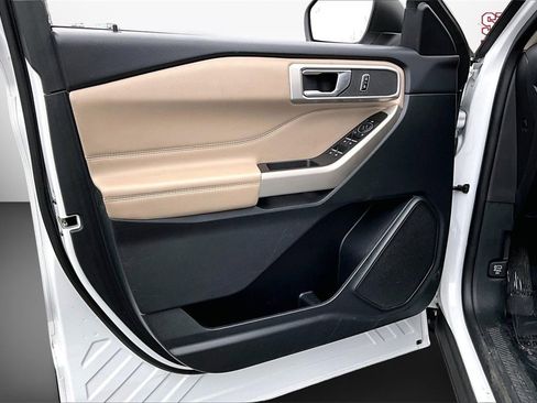 Used 2023 Ford Explorer XLT w/ Equipment Group 202A image 18