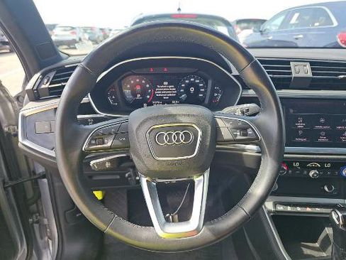 Used 2020 Audi Q3 2.0T Premium w/ Convenience Package AWD/4WD image 5