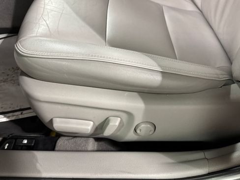 Used 2016 Toyota Camry XLE w/ Moonroof Package FWD image 15