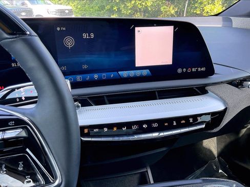 Used 2025 Cadillac Optiq Sport 2 w/ LPO, Floor Liner Package AWD/4WD image 6