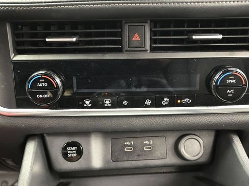 Used 2024 Nissan Rogue SV AWD/4WD image 14