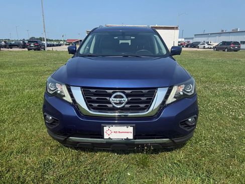 Used 2017 Nissan Pathfinder SL w/ SL Premium Package FWD image 2