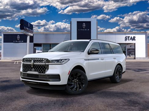 New 2027 Lincoln Navigator Reserve w/ Jet Appearance Package AWD/4WD image 2