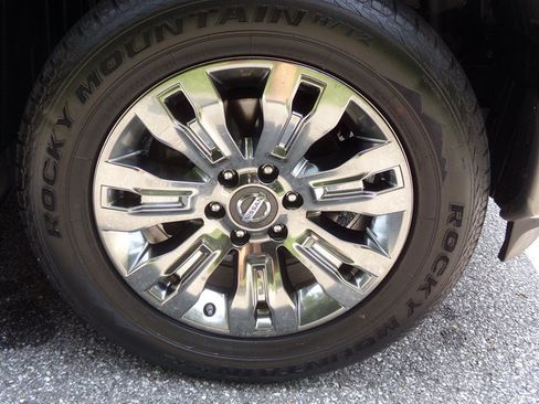 Used 2019 Nissan Titan Platinum Reserve w/ Platinum Utility Package AWD/4WD image 18