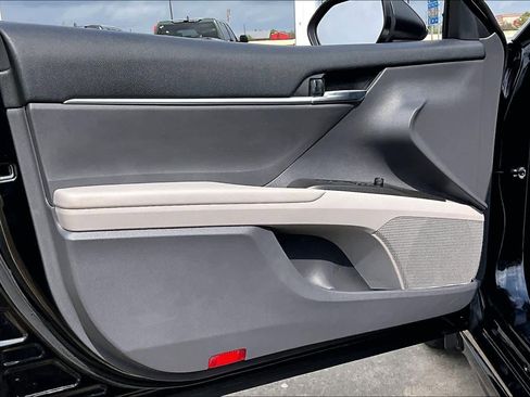 Used 2023 Toyota Camry SE image 22