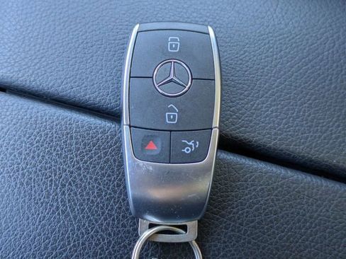 Used 2022 Mercedes-Benz GLC 300 4MATIC image 32