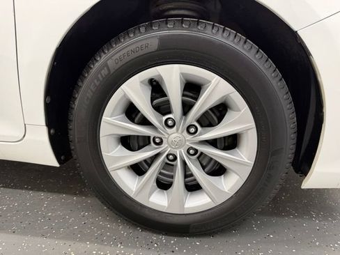 Used 2015 Toyota Camry LE FWD image 22