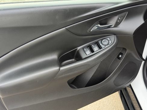 Used 2017 Chevrolet Volt LT w/ Comfort Package image 11