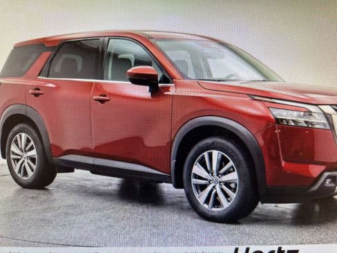 Used 2025 Nissan Pathfinder SV FWD image 6