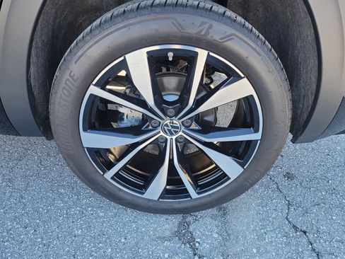 Certified 2025 Volkswagen Atlas Cross Sport SEL Premium R-Line image 26