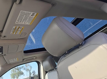 Used 2025 Ford Expedition Active AWD/4WD image 8