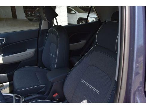 New 2025 Hyundai Venue Limited image 28