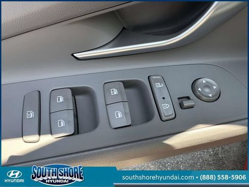 Certified 2023 Hyundai Elantra SEL w/ Convenience Package FWD image 18