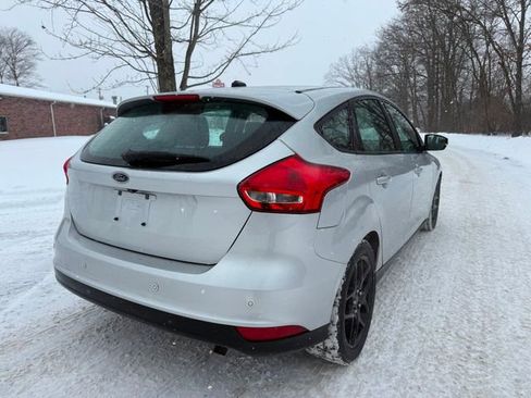 Used 2016 Ford Focus SE w/ Equipment Group 201A image 4