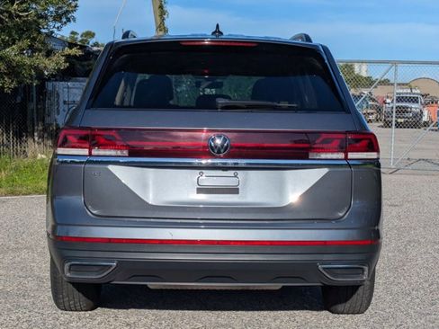Used 2025 Volkswagen Atlas SE FWD image 5