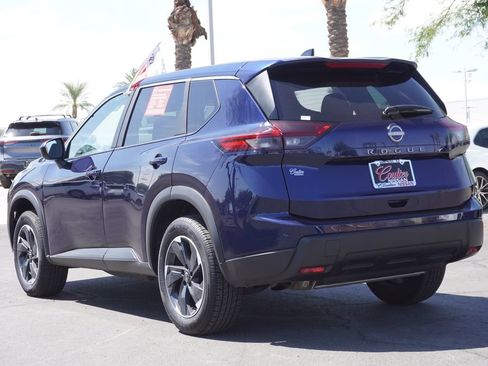 Certified 2025 Nissan Rogue SV FWD image 3