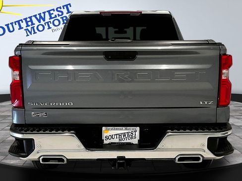 Used 2022 Chevrolet Silverado 1500 LTZ w/ LTZ Premium Package AWD/4WD image 5