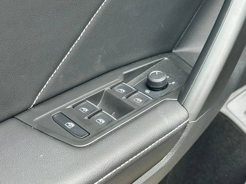 Used 2024 Volkswagen Tiguan SE R-Line FWD image 23