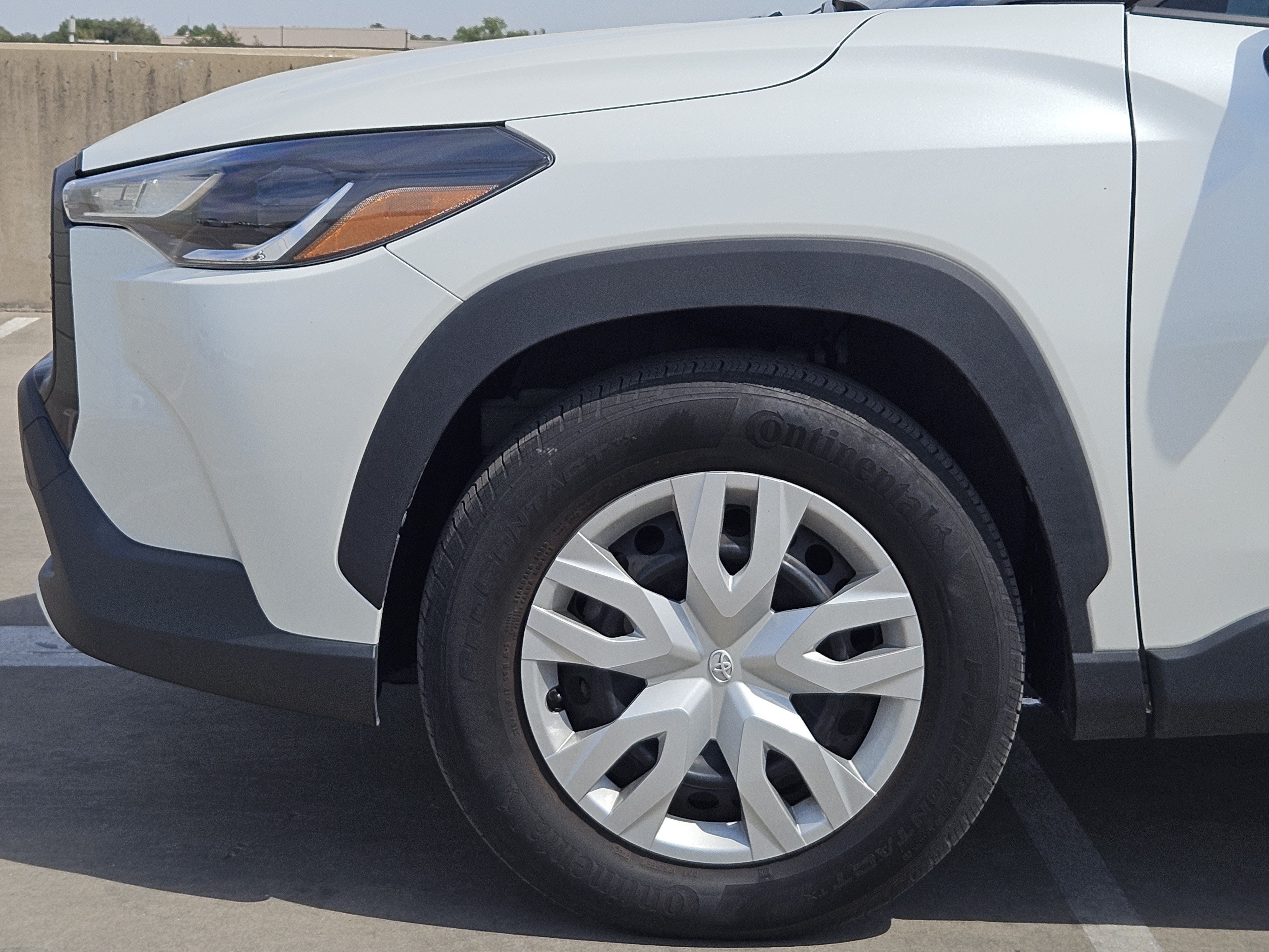 Used 2022 Toyota Corolla Cross L AWD/4WD image 13
