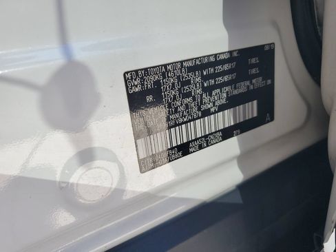 Used 2019 Toyota RAV4 LE FWD image 26