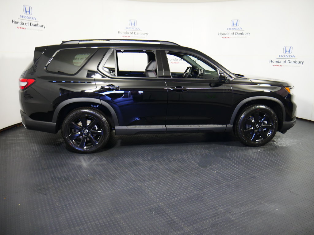 New 2026 Honda Pilot Black Edition image 3