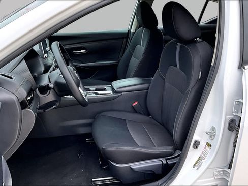 Used 2024 Nissan Sentra SV FWD image 8