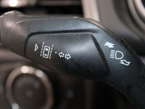 Used 2020 Ford Fusion SE image 23