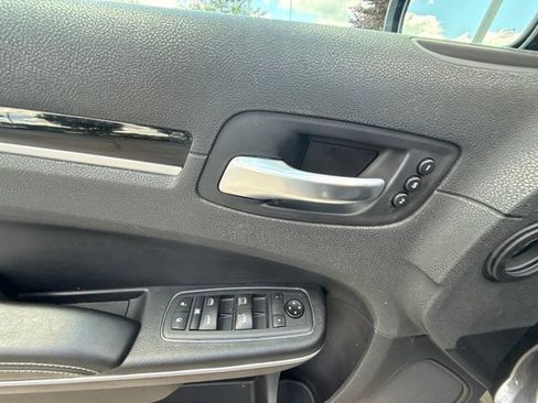 Used 2020 Chrysler 300 S w/ Safetytec Plus Group RWD image 43