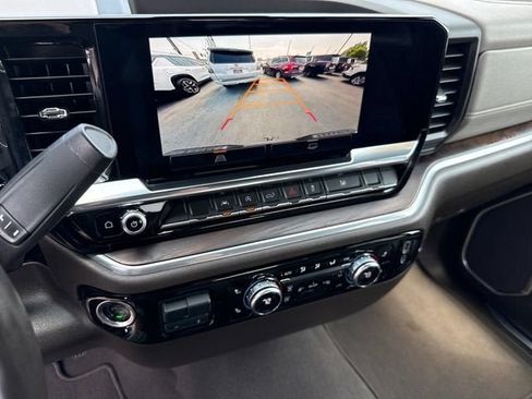 Used 2025 GMC Sierra 1500 SLT AWD/4WD image 19