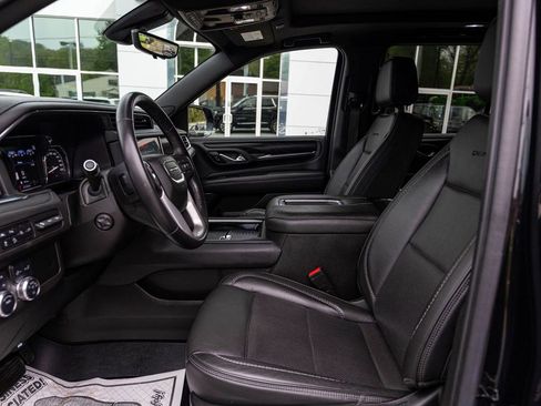 Used 2021 GMC Yukon Denali w/ Denali Premium Package AWD/4WD image 27