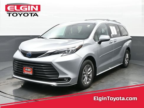 Used 2025 Toyota Sienna XLE w/ XLE Plus Package AWD/4WD image 1