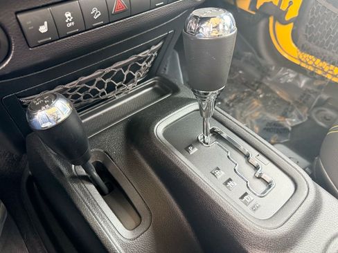 Used 2015 Jeep Wrangler Unlimited Sahara w/ Connectivity Group image 26